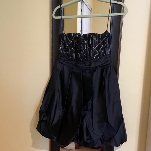 Alice + Olivia Dresses & Skirts - Black Alice + Olivia Strapless Dress